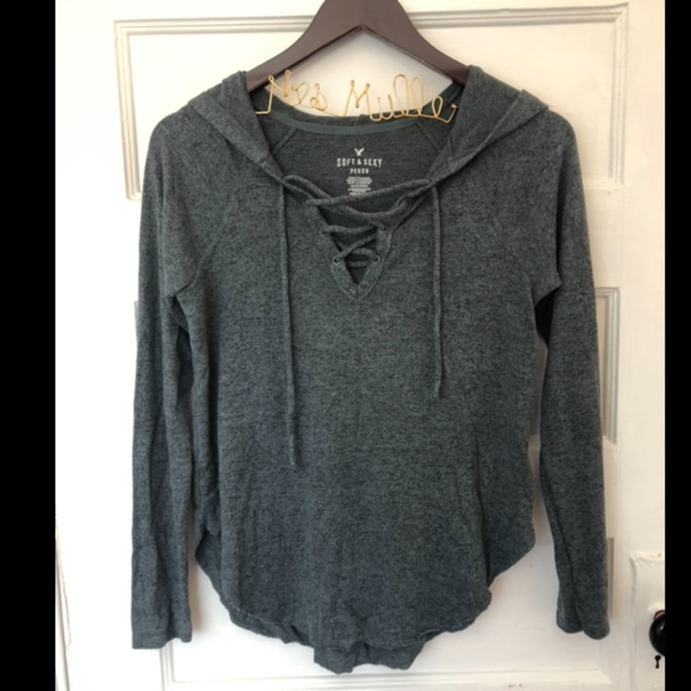 American eagle soft & sexy green long sleeve top